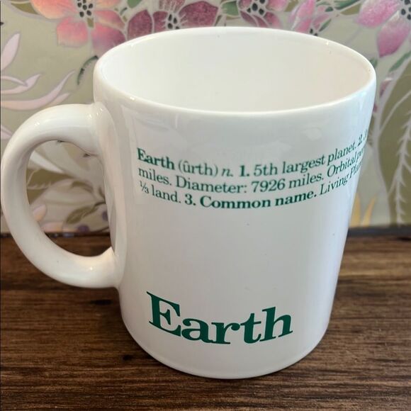 White and Green Ceramic Mug with Earth Design - Picture 1 of 4